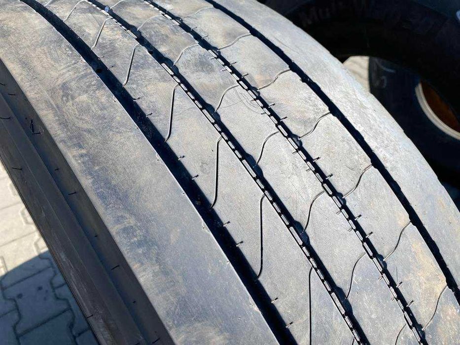 Opona używana prowadząca 295/80R22.5 GOODYEAR MARATHON COACH S / 5-7mm