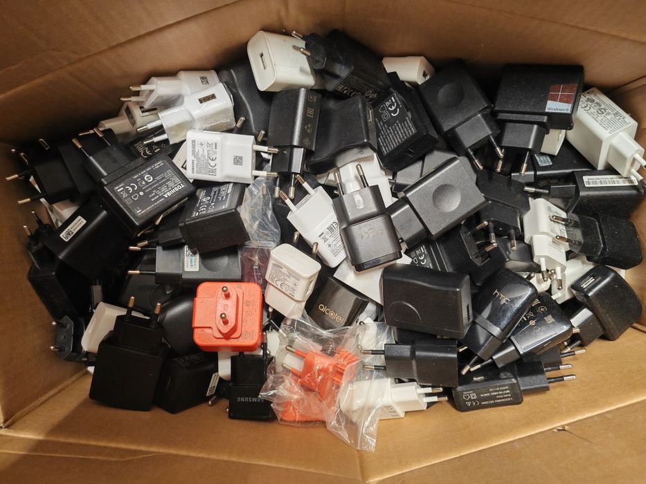 Karton ładowarek usb