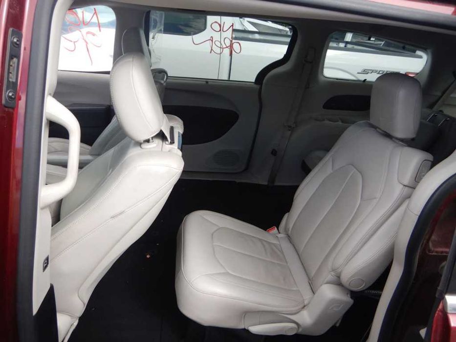 Розбираю Chrysler Pacifica 2016-2023