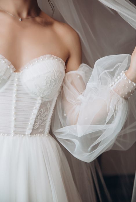 Весіллна сукня в ідеальному стані