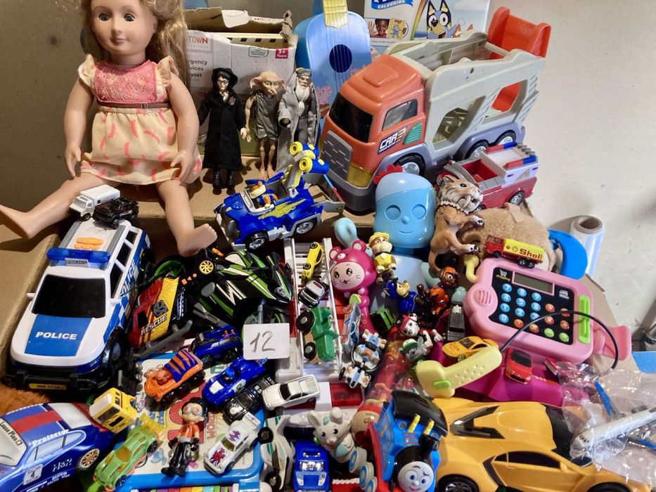 Іграшки секонд Англія та Шотландія