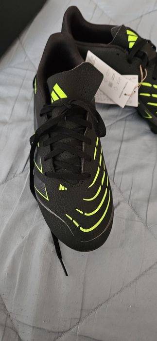 Adidas  predator