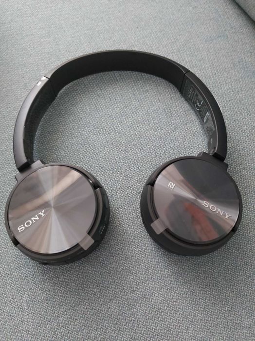 Auscultadores sem fios Sony MDR-ZX330BT em preto