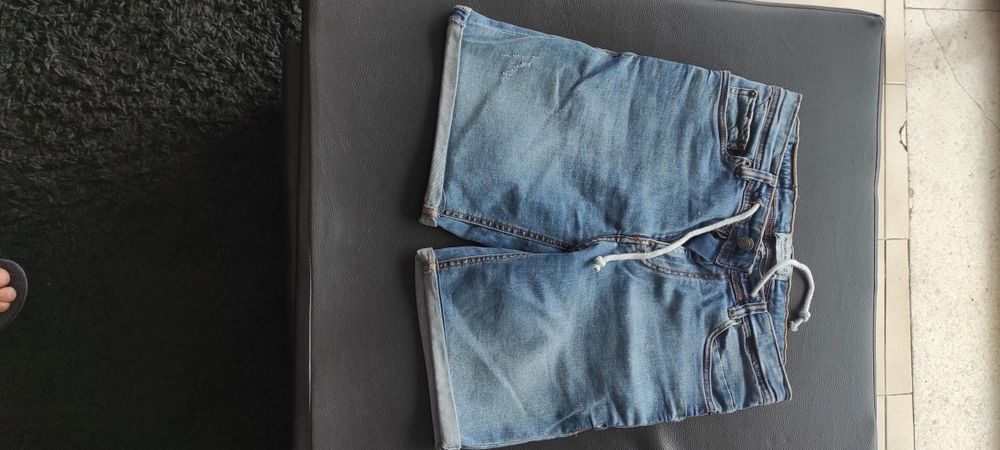 Calções usados em bom estado