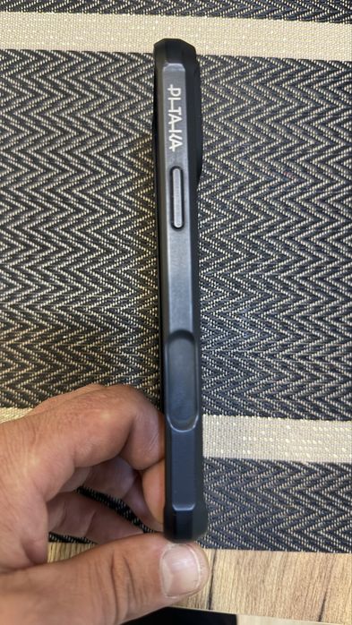 Продам чехол Pitaka на IPhone 17 pro max