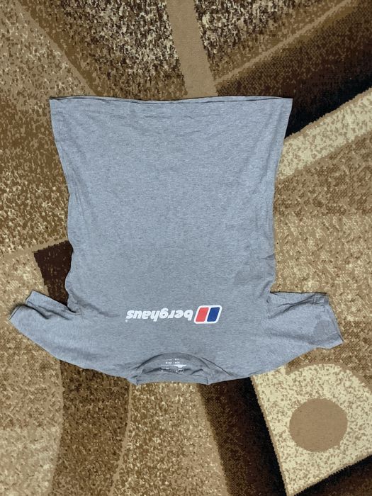 Різні футболки. .