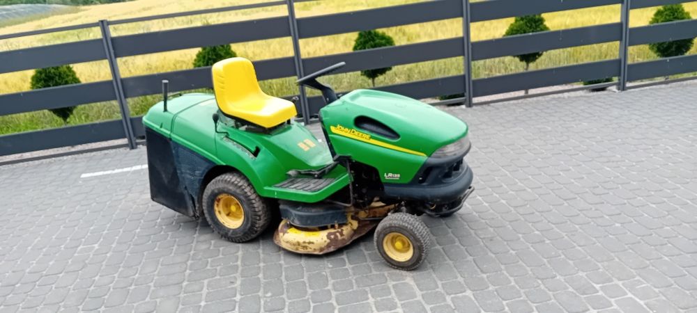 Traktorek do trawy john deere