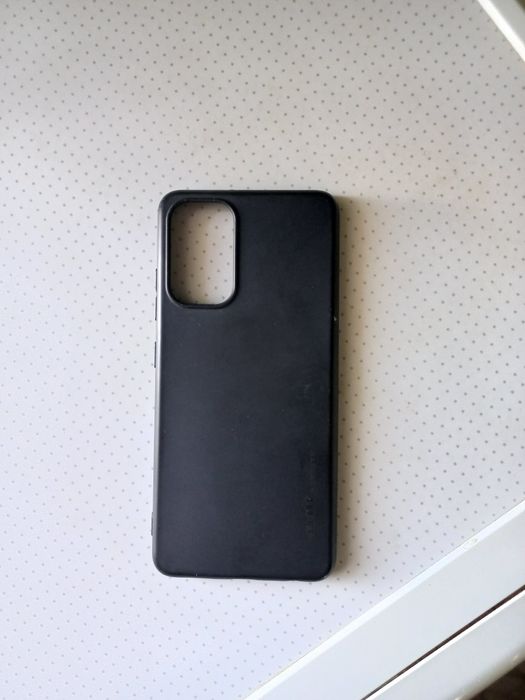 Чехол на телефон