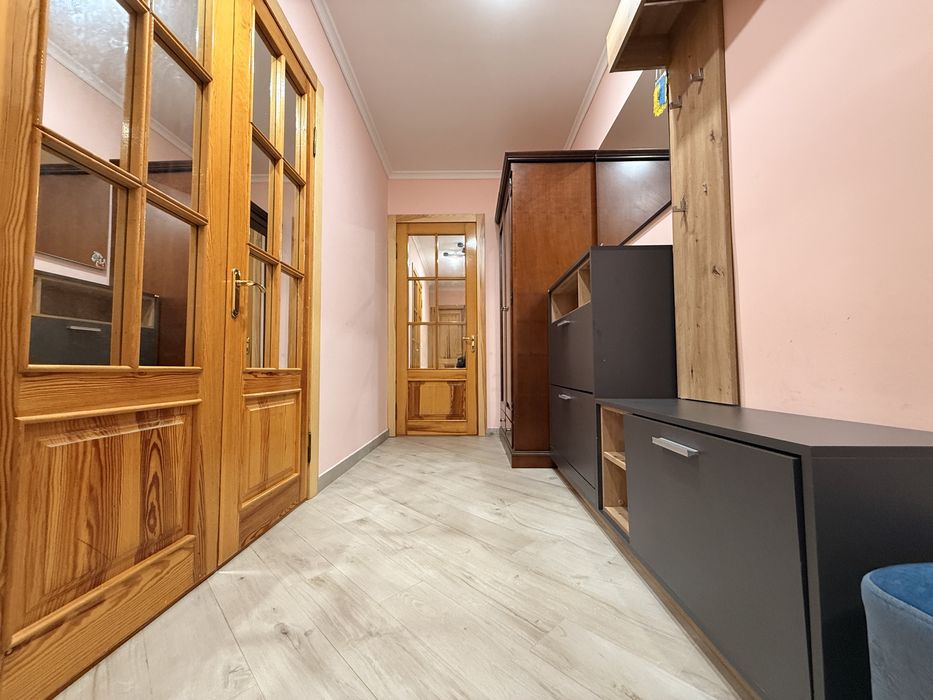 Продам 2-ух ком кв просторную Кирпич Тополь 3 от Созидателя