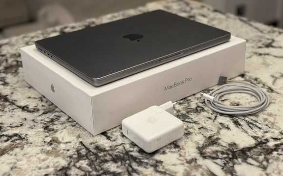Macbook Pro 14" 2023