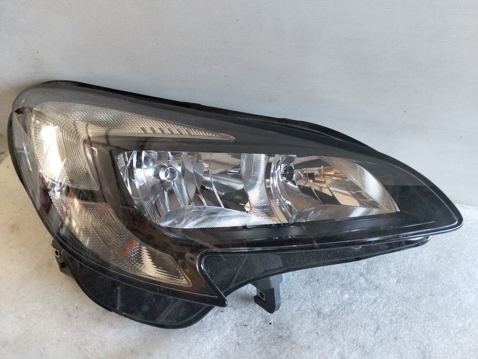 Ótica Opel corsa E farol 2016 direita