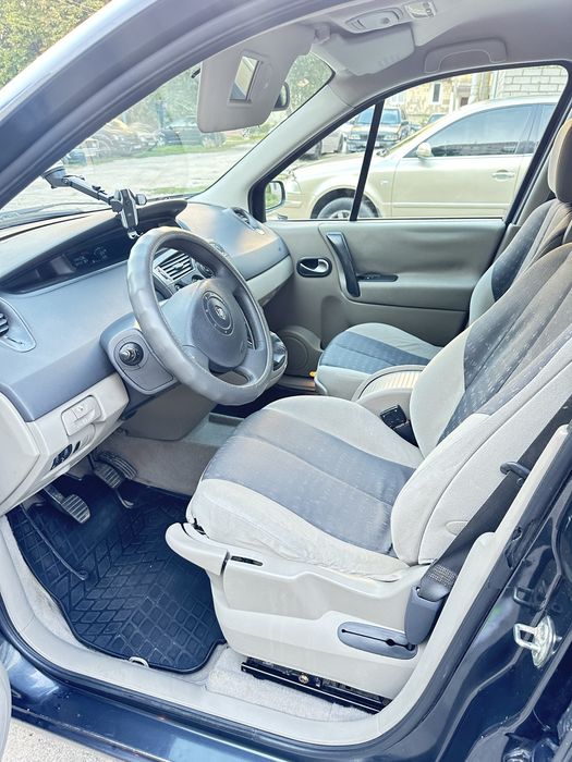 RENAULT  Grand Scenik2  2006 рік 7 місць.