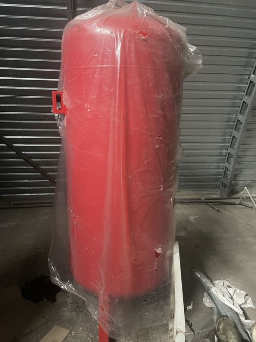 Расшерительный бак на 1000 л