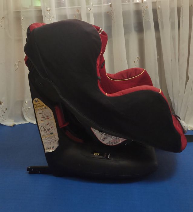 Дитяче автокрісло Chicco Oasys 1 Isofix (9–18 кг)