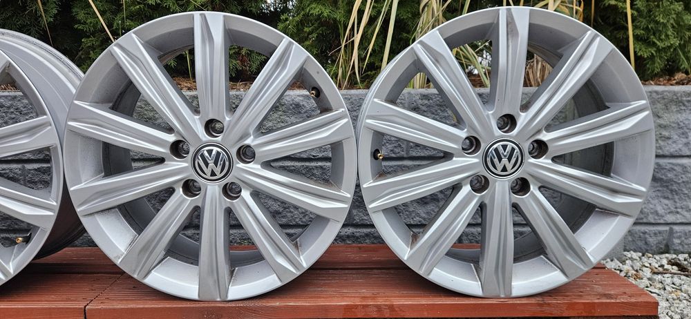VW Touran/ Jetta/ Golf - felgi Stockholm  -  17"