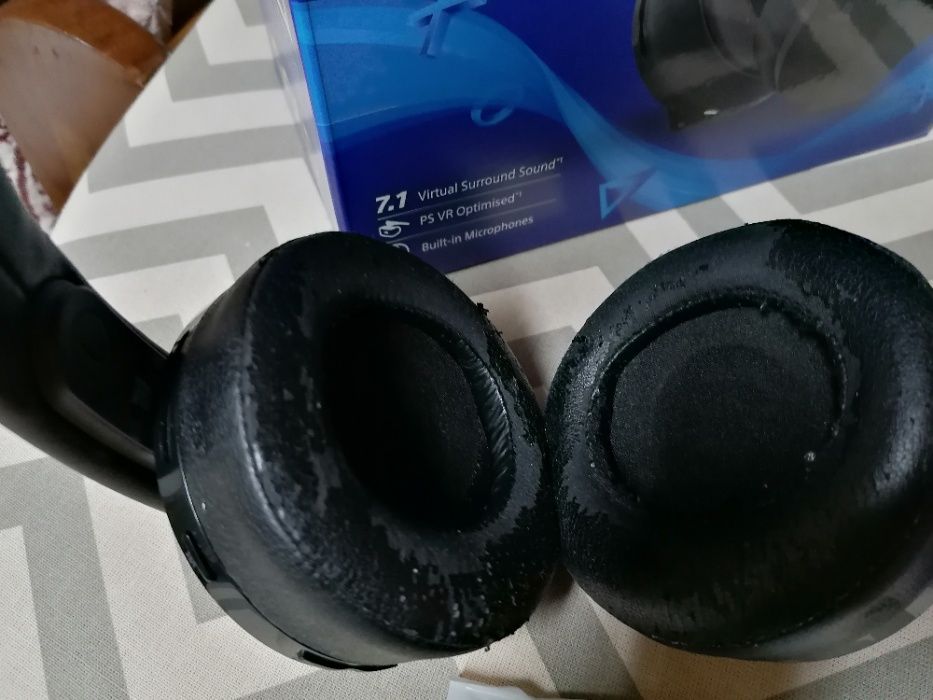 PS4 Gold Wireless Headset