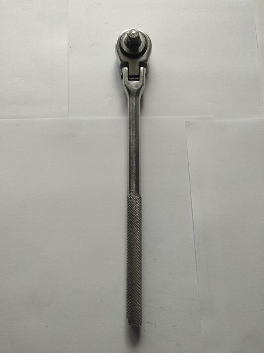 Ключи  под торцевую головку с квадратом на 1/2 и 3/8 дюйма