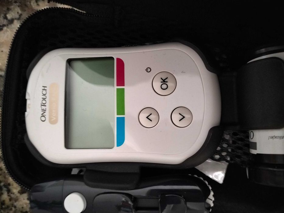 Medidor de tensão e glicemia