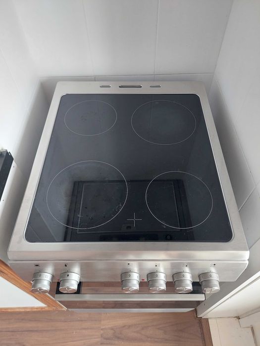 Fogão elétrico VOX 4 placas vitrocerâmicas + forno