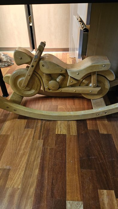 Bujak, motocykl na biegunach.
