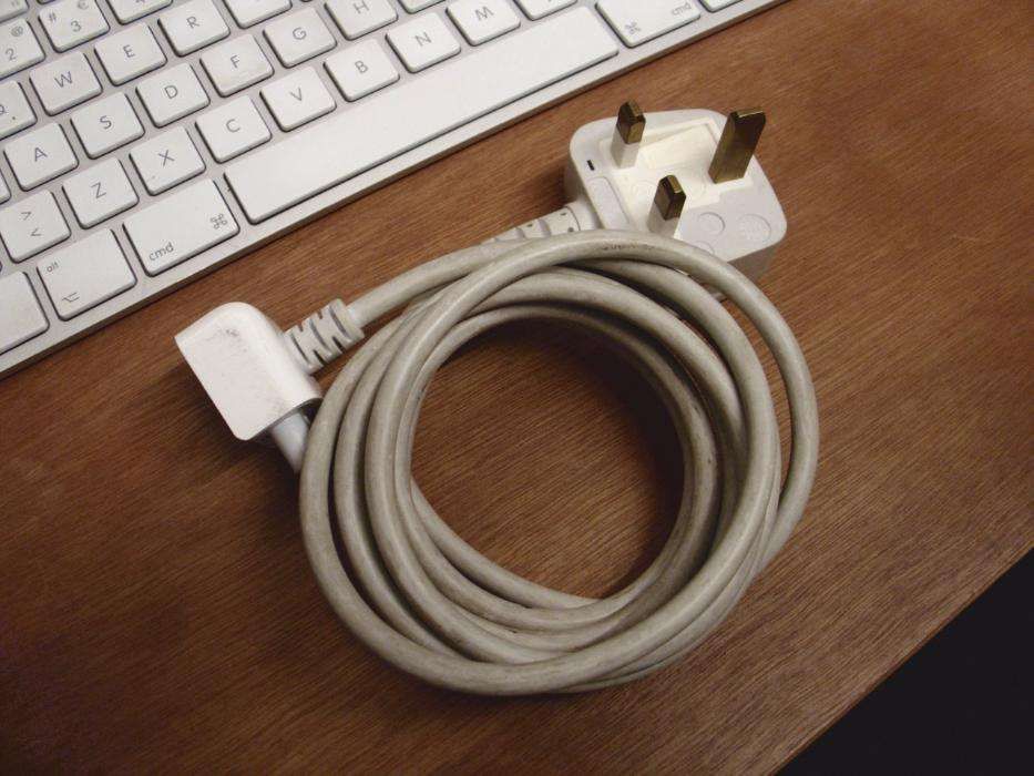 MacBook or Similar Plug64741294504578121
