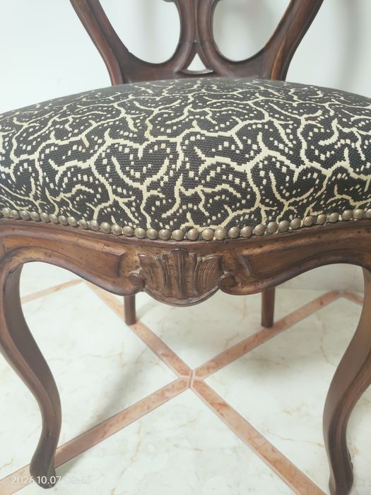Cadeira antiga estilo D. Maria 2