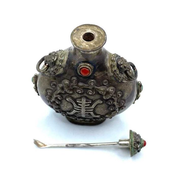 Srebrna tabakierka (pr. 800). Mongolia XIX wiek, unikat