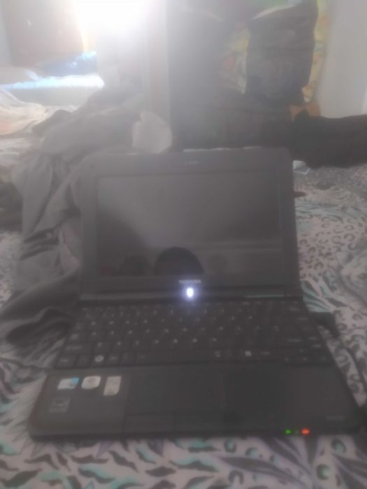 Laptop Toshiba com Windows 7