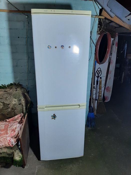 Продам холодильник