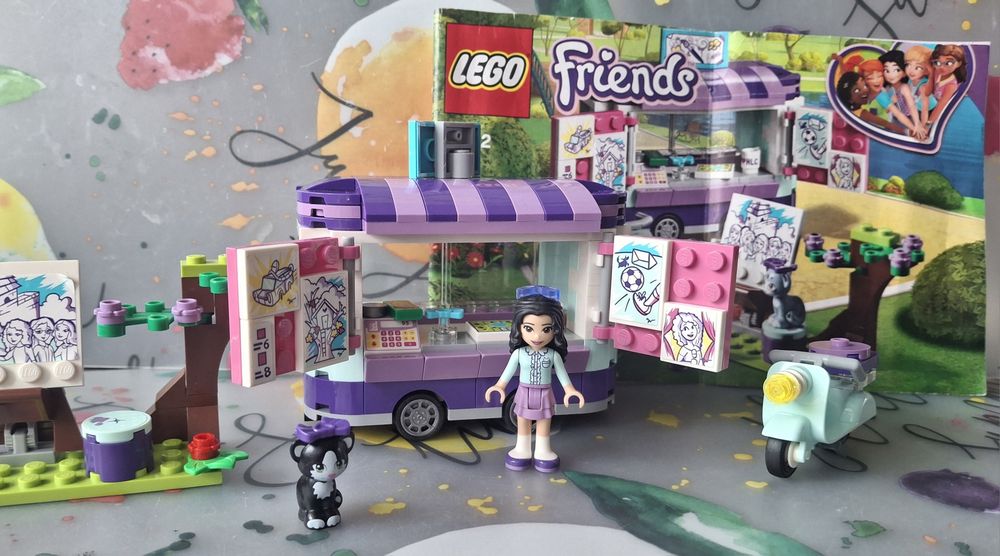 Klocki lego friends 41332 stoisko z rysunkami Emmy