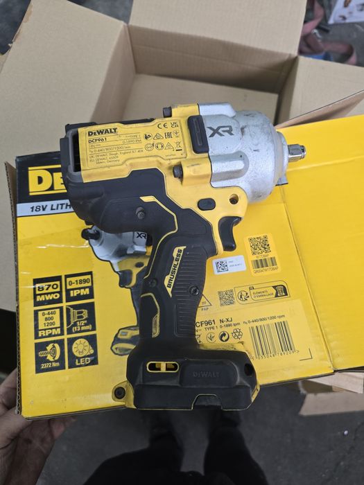 Klucz udarowy dewalt dcf 961