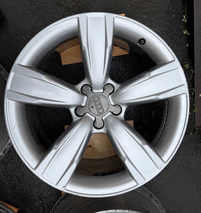 Диски R18 5x112 DIA 66,5mm 8J ET26. Audi A4 Allroad B8 8K0601025BM