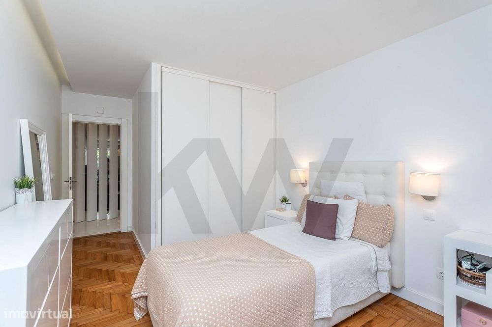 Apartamento T4 |  Parque dos Poetas l Terraço  com 50m2 e Box com  2 l