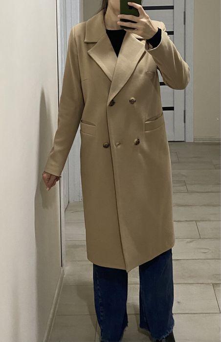 Пальто жіноче нове класичного крою українського виробника