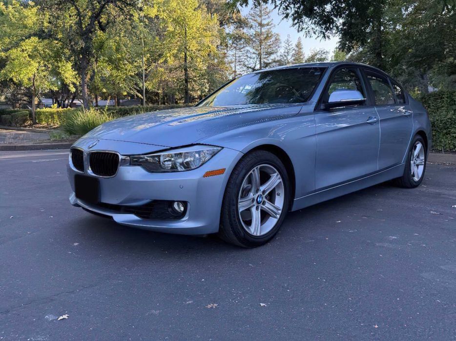 BMW 3 Series 320i      2015