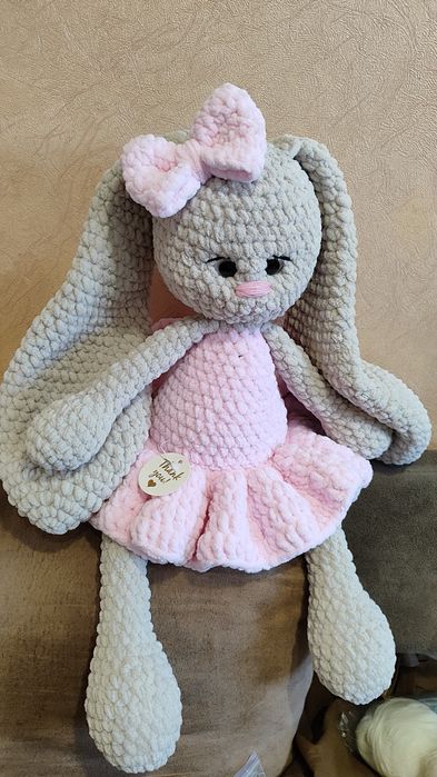 В'язана іграшка з плюшевої пряжі