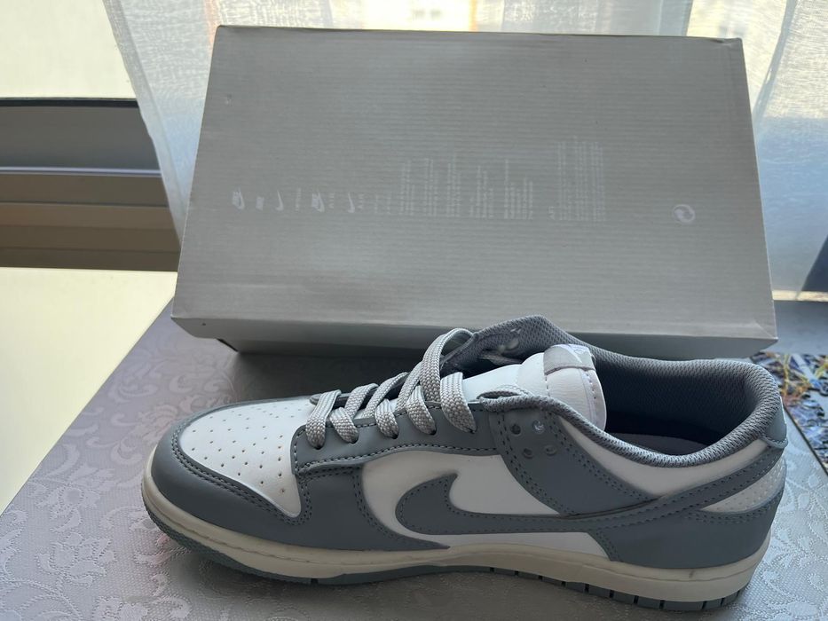 Nike Dunk - Cinza e Branca