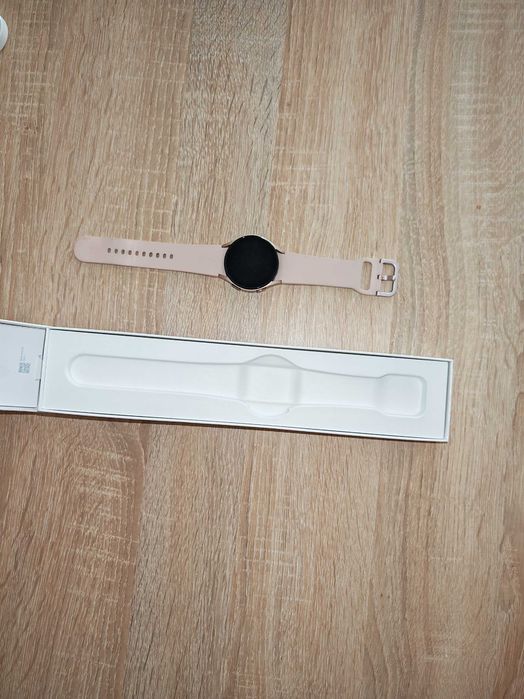 Samsung Galaxy Watch 4 – różowy – jak nowy