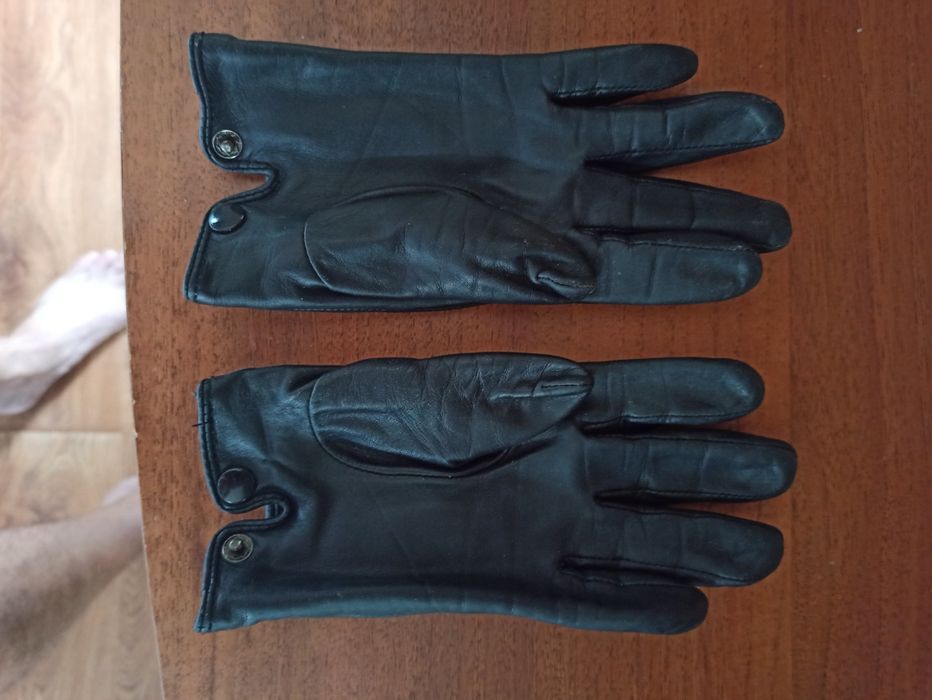 Продам две пары кожаных новых перчаток