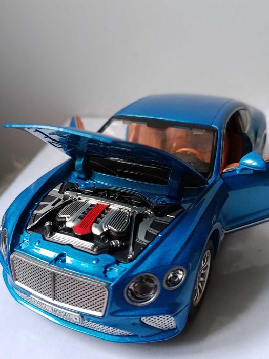 Модель авто  Bentley Continental GT.1/24