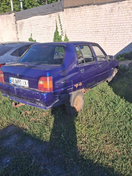 Продам машину Славута!