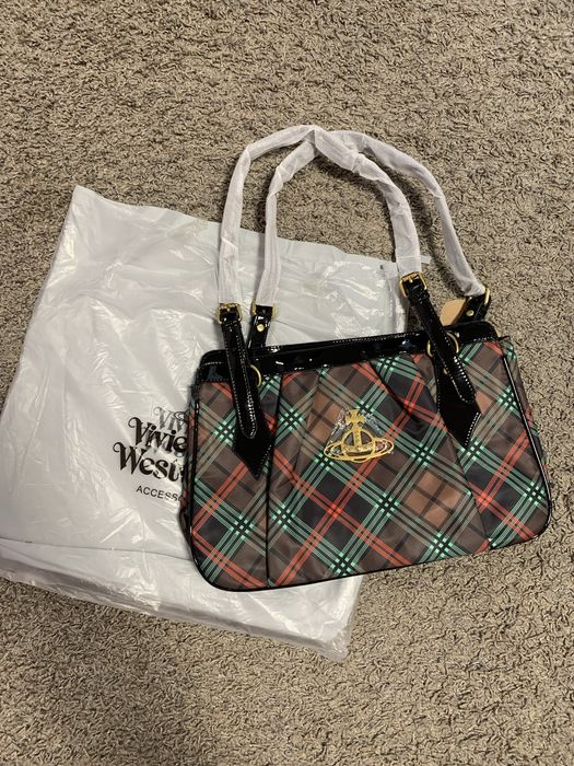 Нова сумка Vivienne Westwood на плече