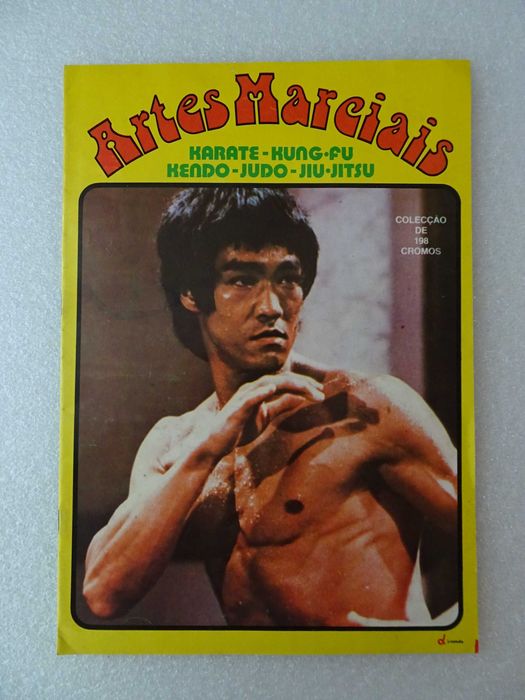Caderneta de cromos Artes Marciais - Disvenda (tem 16 cromos)