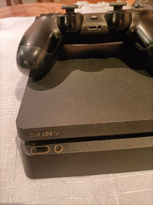 PlayStation 4 Slim