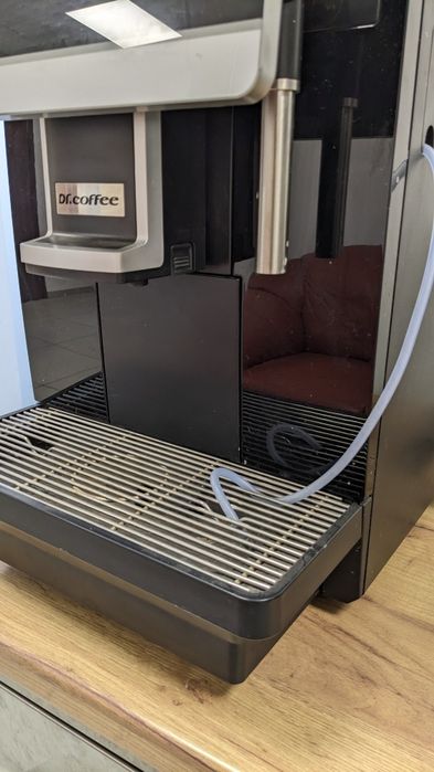 Продам кавову машину Dr.Coffee в ідеальному стані.