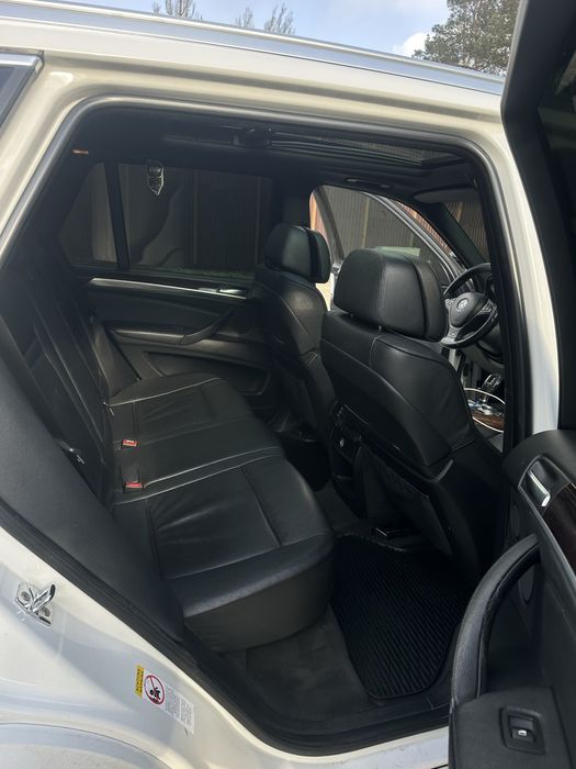 BMW x5 e70 3.5 d 2009 год