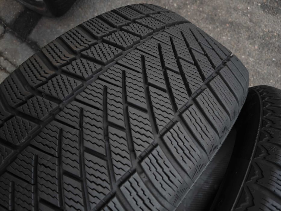 2шт R18 245 50 шини зимові Continental ContiViking Contact 6 Німеччина