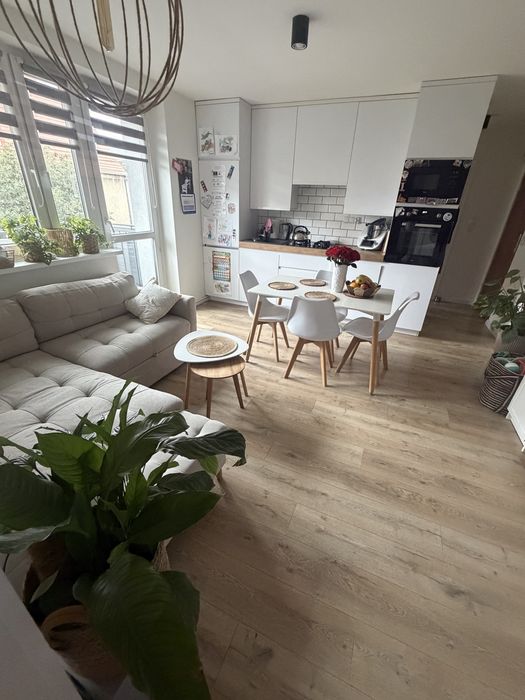 Mieszkanie, 1 piętro, 3 pokoje, balkon, blisko centrum