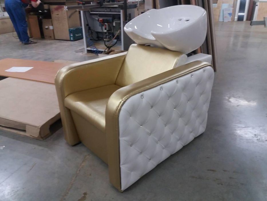 Меблі для салона краси