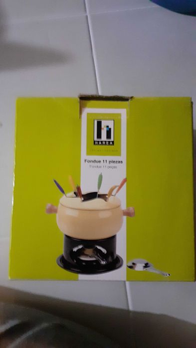 Fondue pequeno com 6 garfos